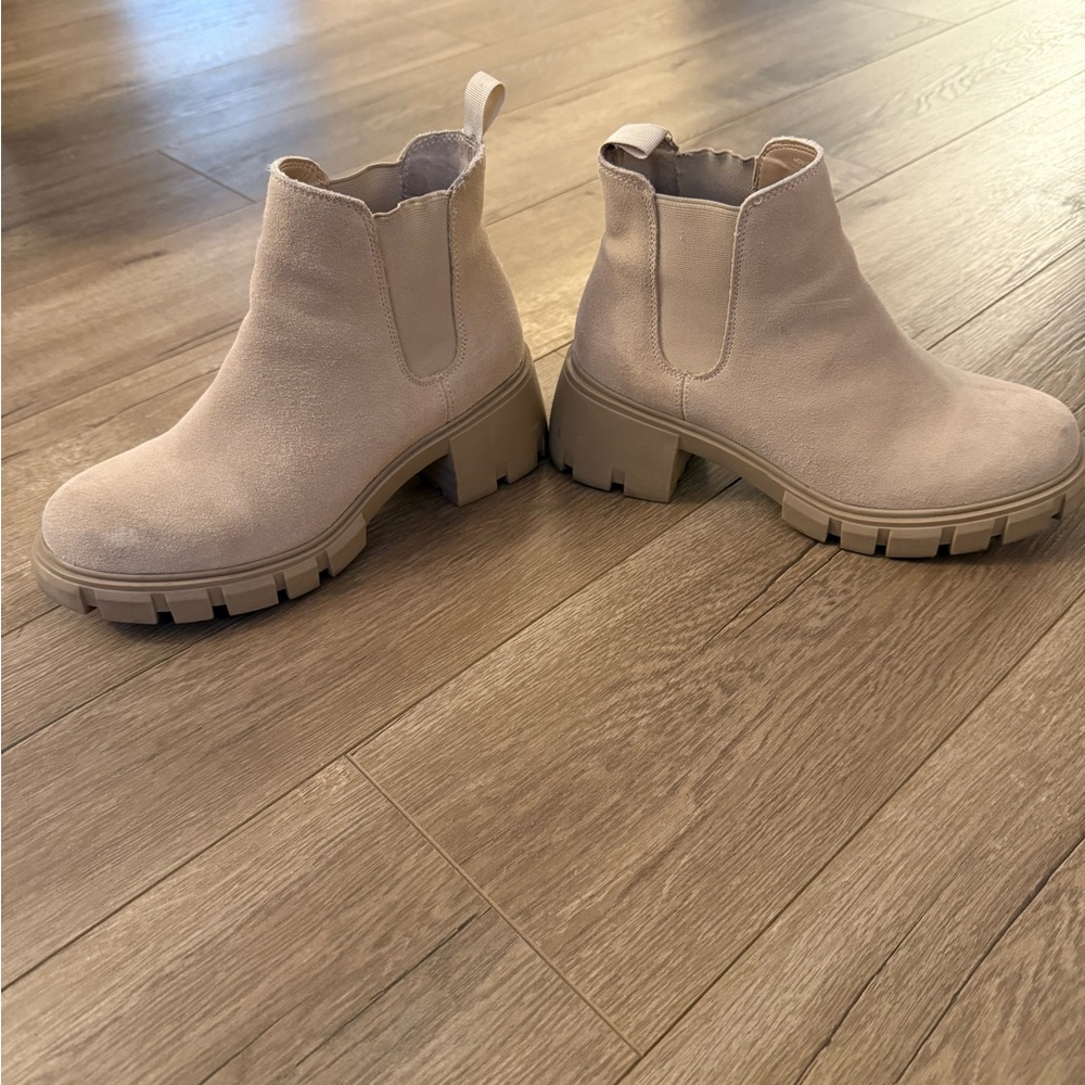 Steve Madden Howler Women's Beige Ankle Booties